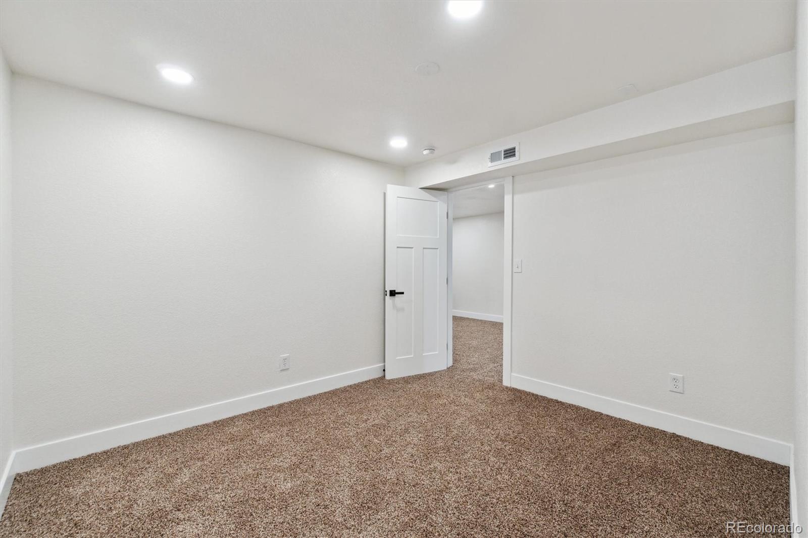 2840 Cottonwood Drive Denver CO 80221