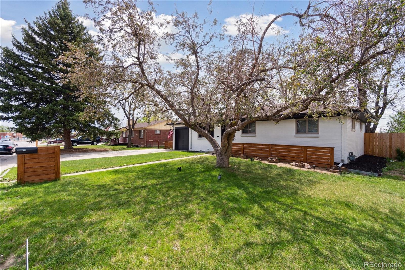 2840 Cottonwood Drive Denver CO 80221
