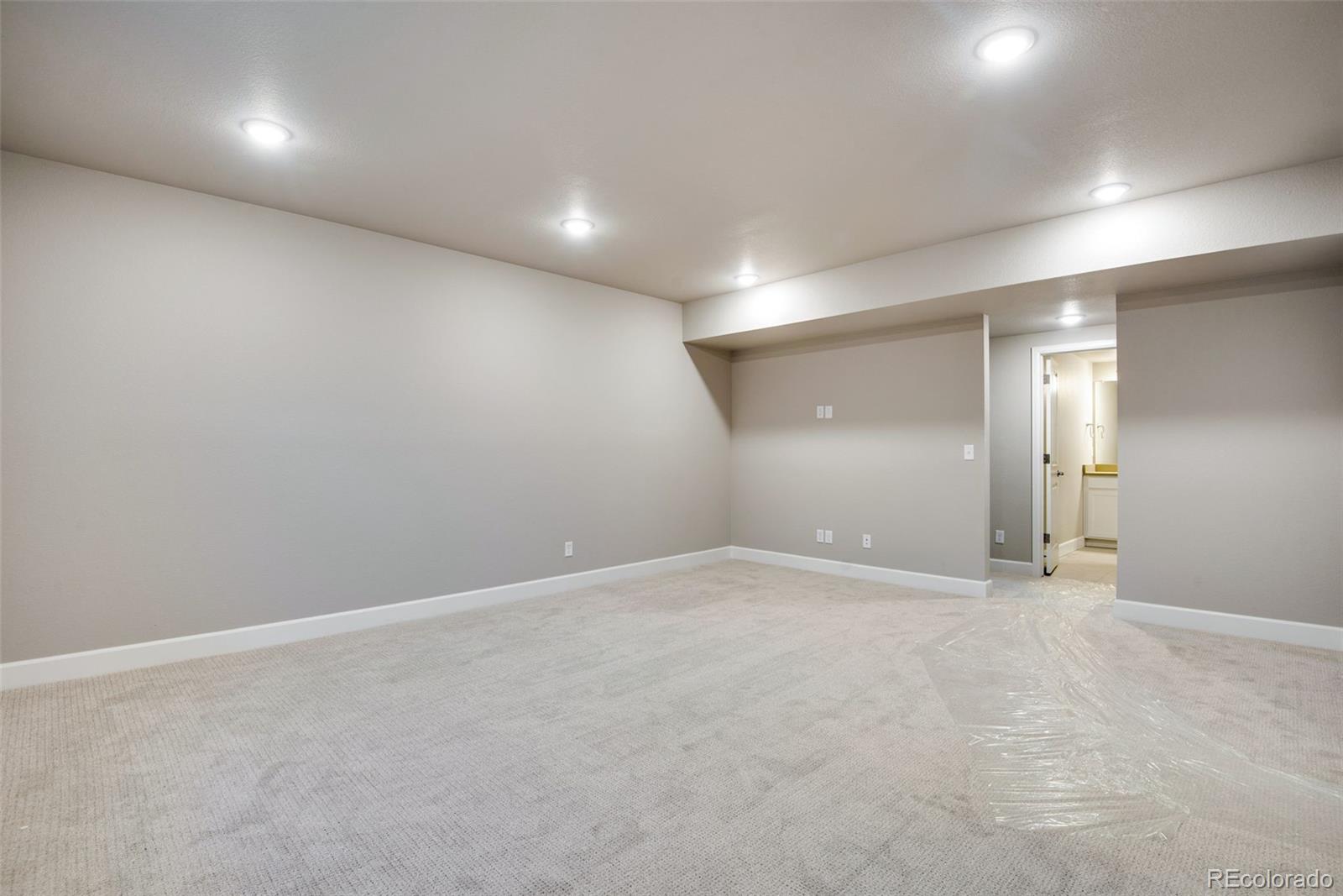 8572 Eckley Street Littleton CO 80125