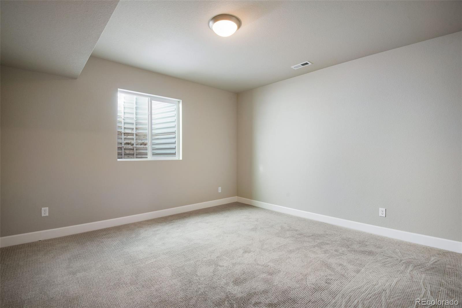 8572 Eckley Street Littleton CO 80125