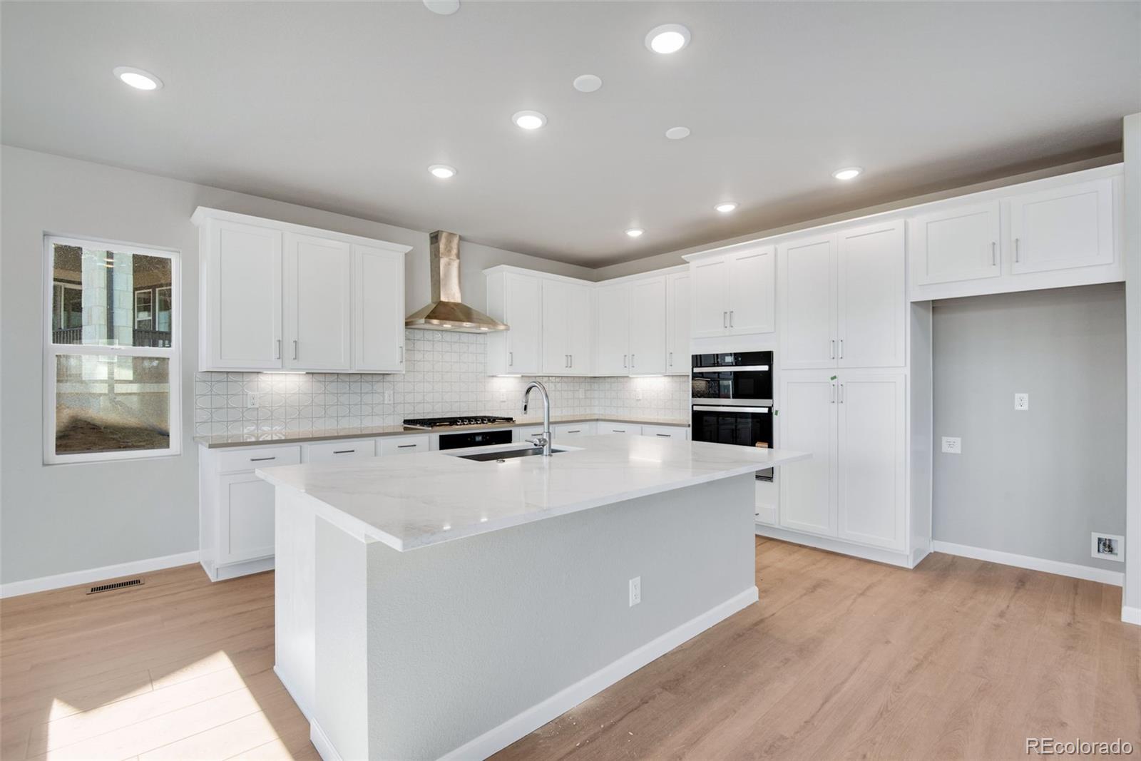 8572 Eckley Street Littleton CO 80125