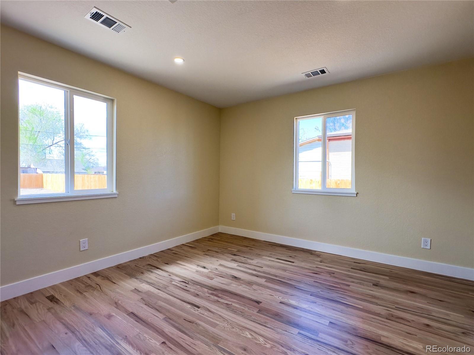 8071 Jasmine Street Dupont CO 80024