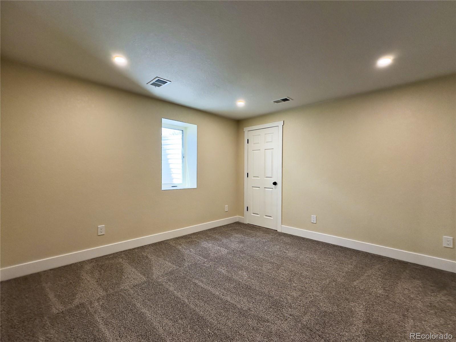 8071 Jasmine Street Dupont CO 80024
