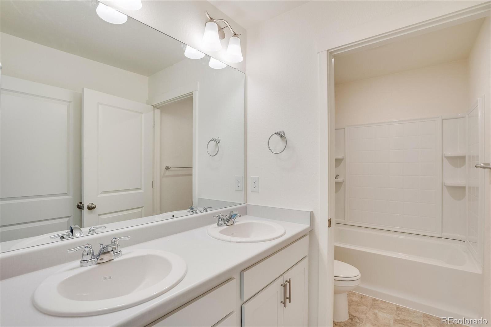43168 Ganton Club Street Elizabeth CO 80107