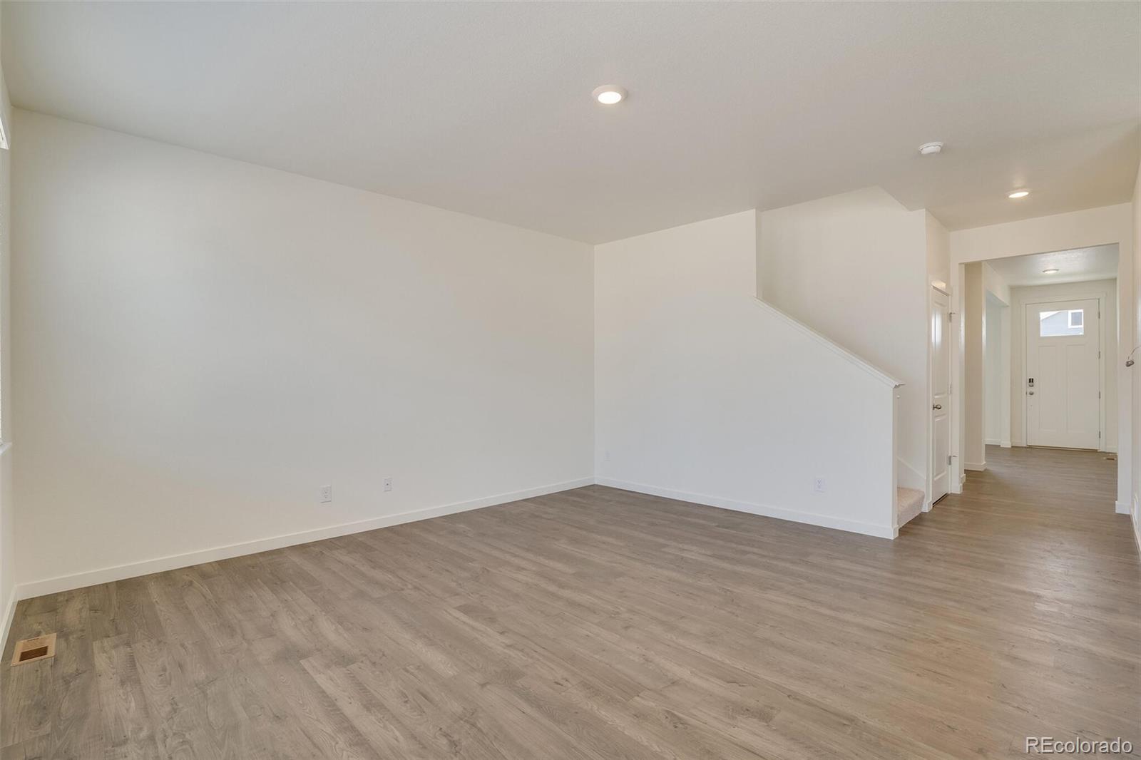 43168 Ganton Club Street Elizabeth CO 80107