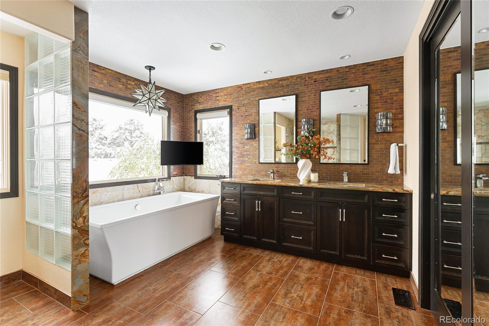 5566 S Lewiston Street Centennial CO 80015