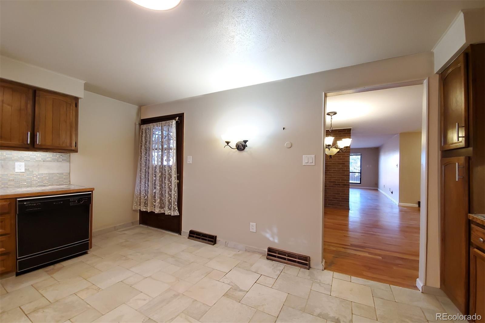 8542 W 10th Avenue Lakewood CO 80215