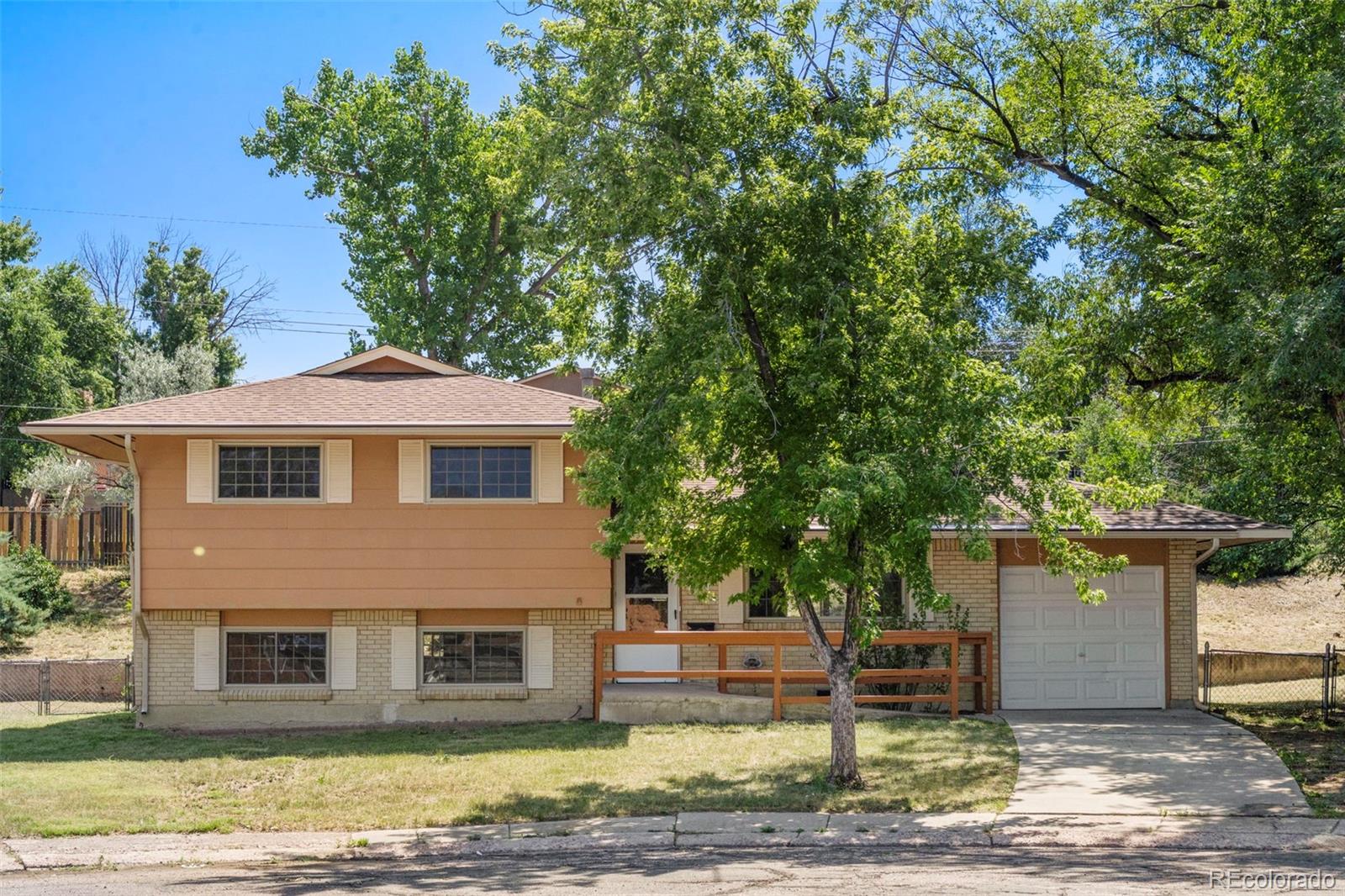 1827 Montezuma Drive Colorado Springs CO 80910