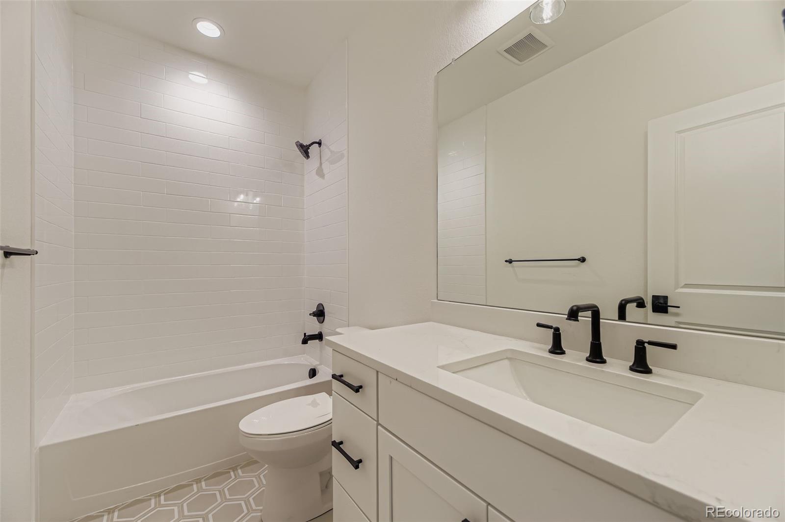 8902 S Riviera Way Aurora CO 80016