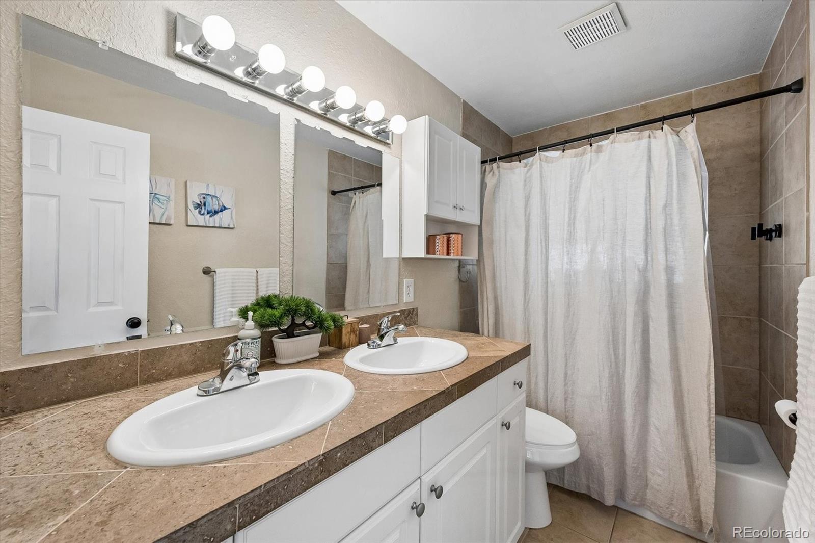 3915 S Jason Street Englewood CO 80110