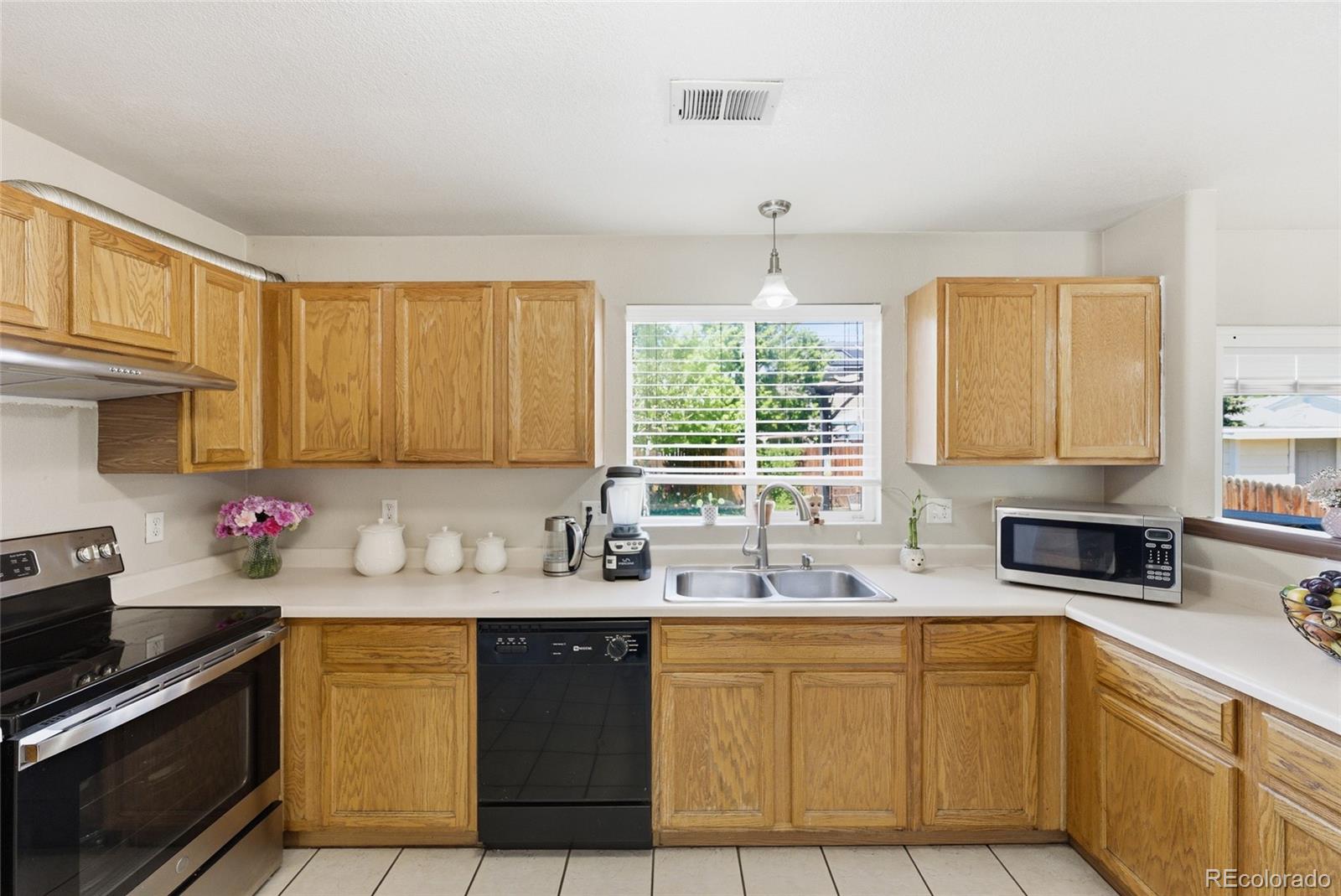 4993 Jasper Court Denver CO 80239