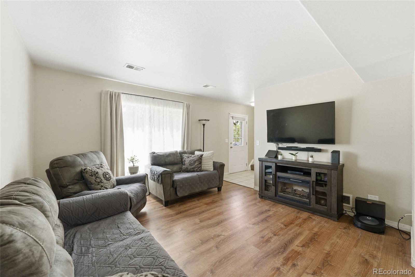 4993 Jasper Court Denver CO 80239