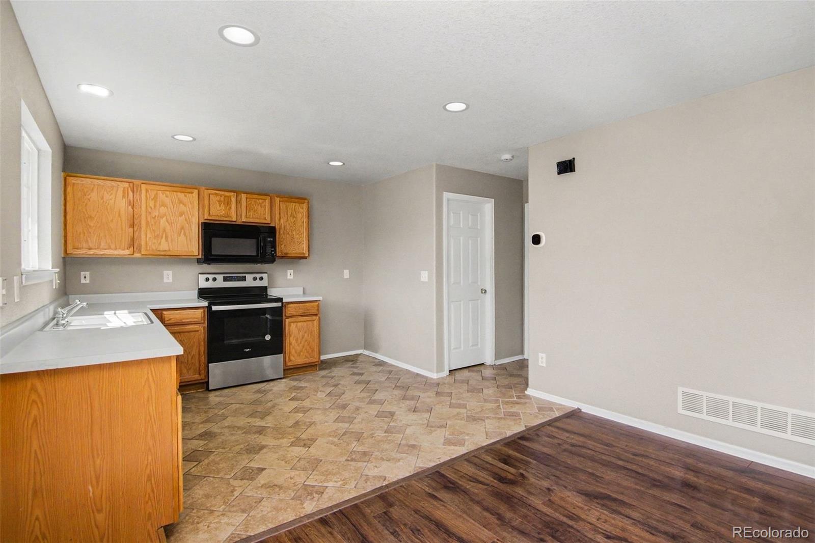 8150 S Mobile Way Englewood CO 80112