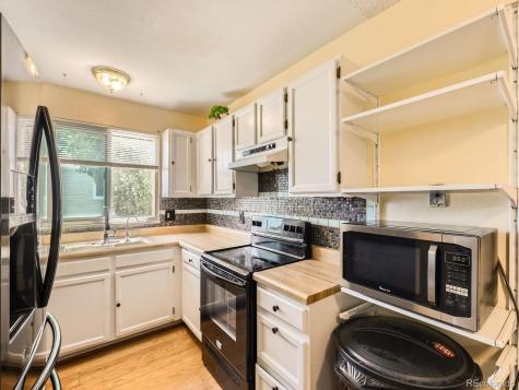 1956 Cathay Street Aurora CO 80011