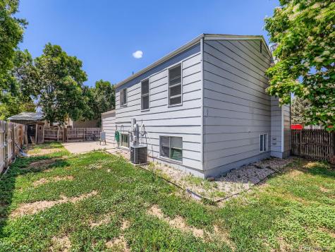 1956 Cathay Street Aurora CO 80011