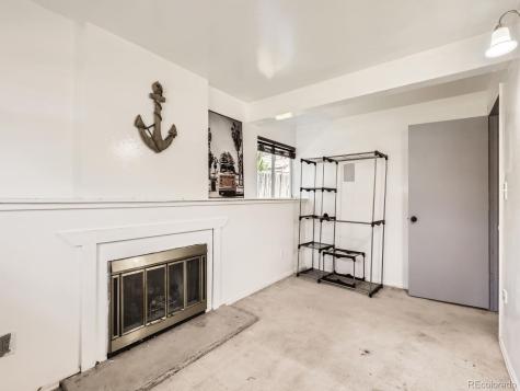 1956 Cathay Street Aurora CO 80011