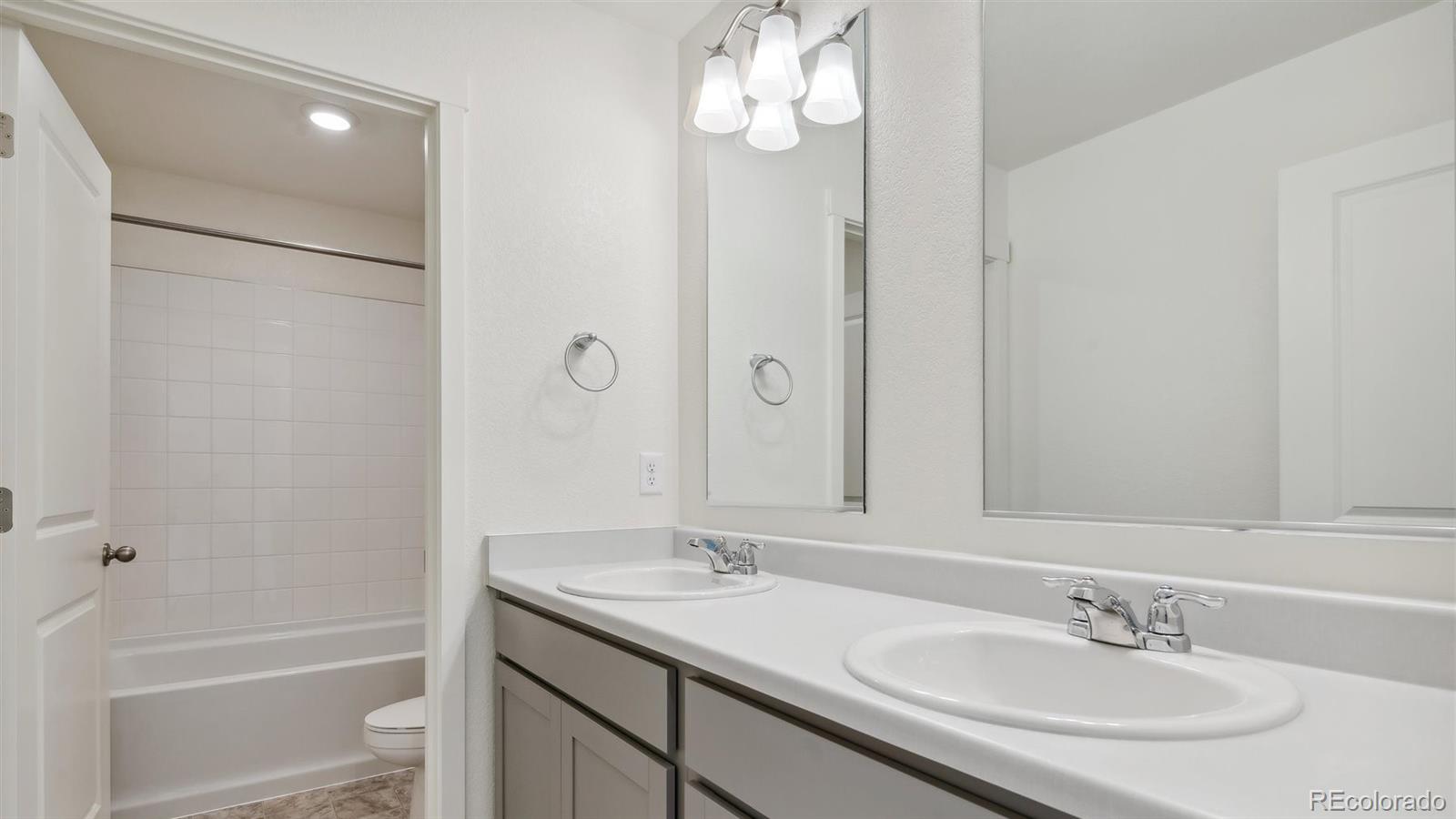 43128 Ganton Club Street Elizabeth CO 80107