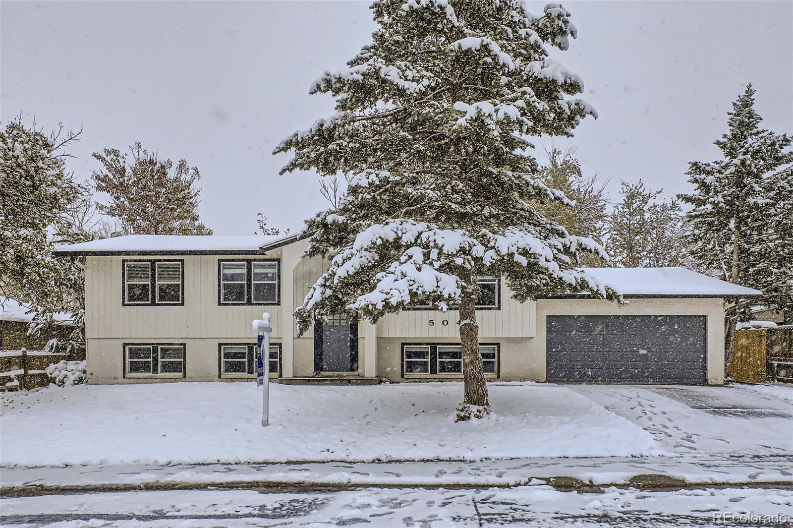 5044 Billings Street Denver CO 80239
