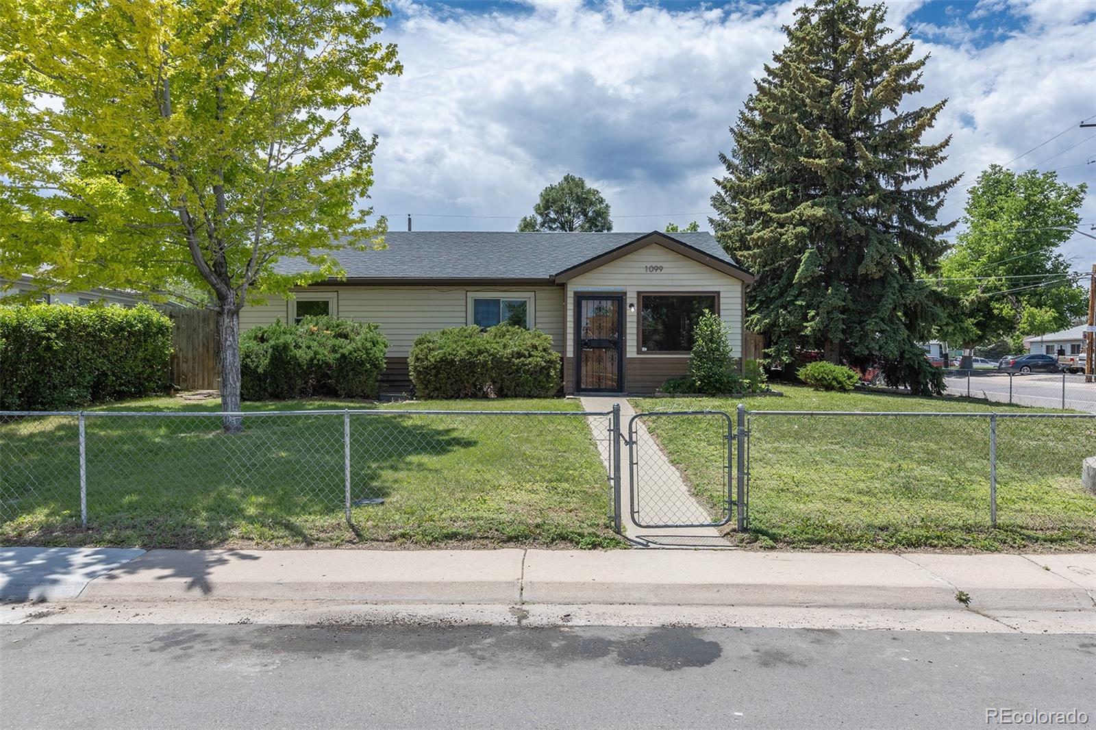 1099 Wheeling Street Aurora CO 80011