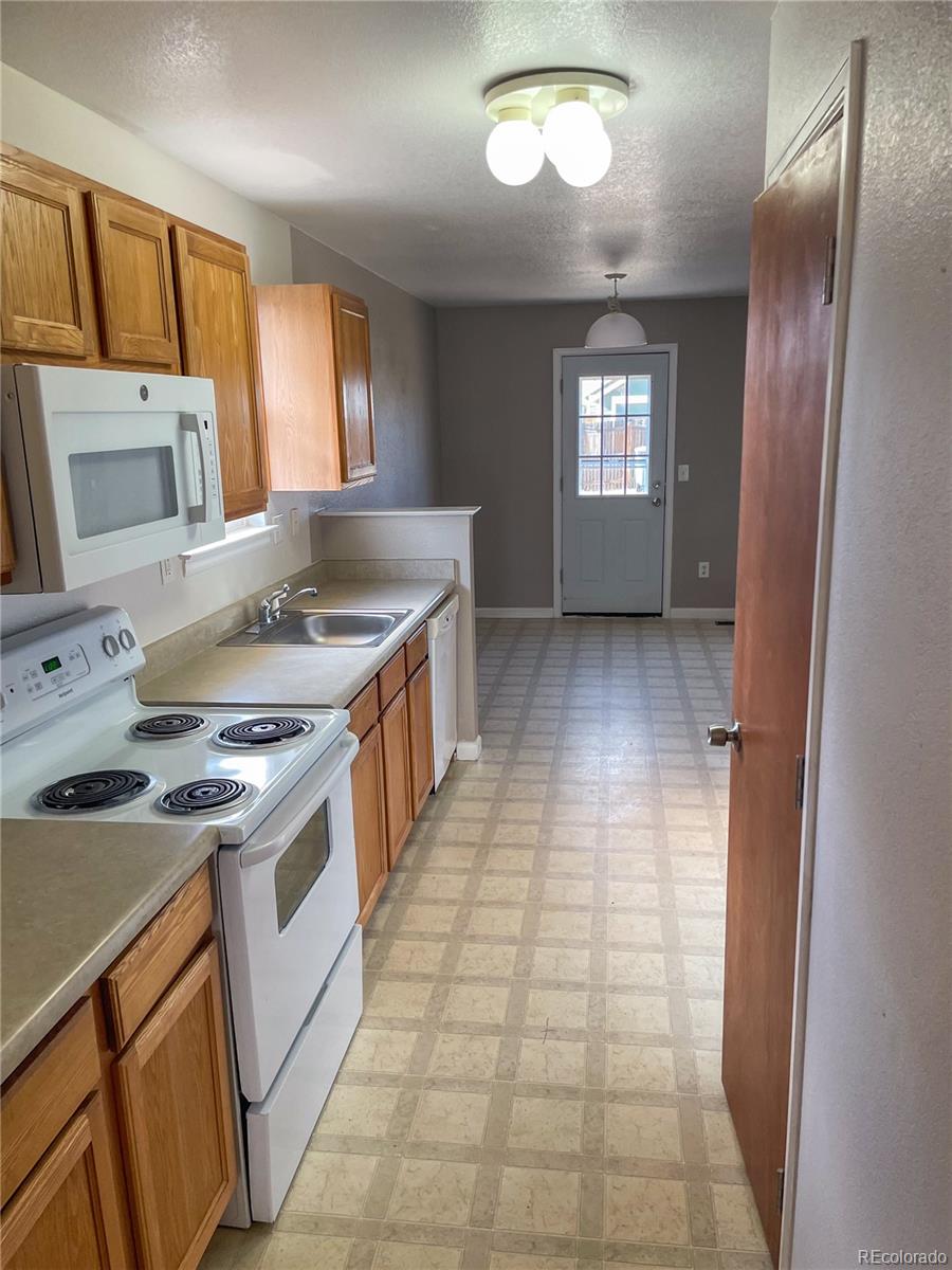 3029 Renshaw Street Strasburg CO 80136