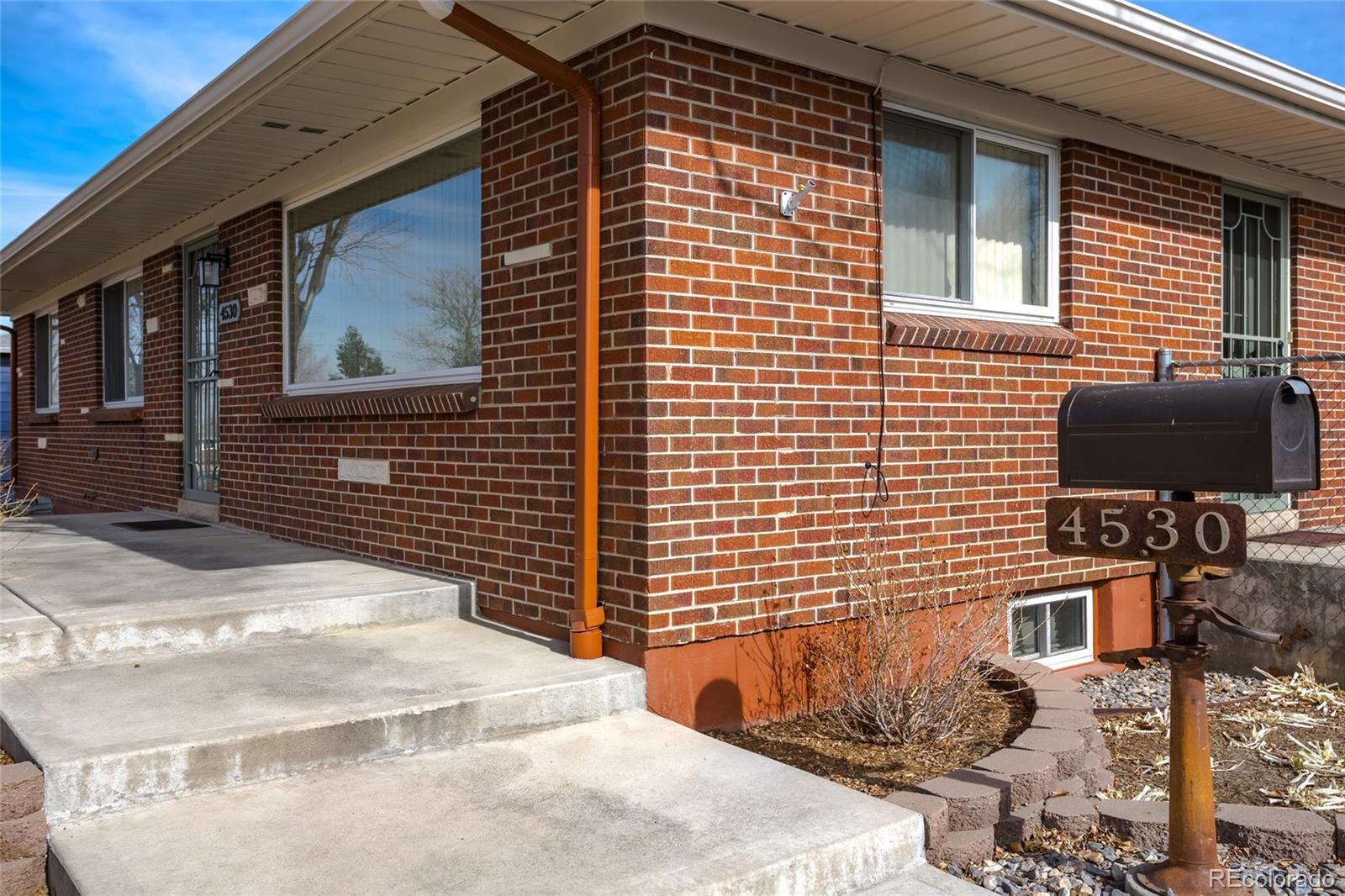 4530 S Inca Street Englewood CO 80110