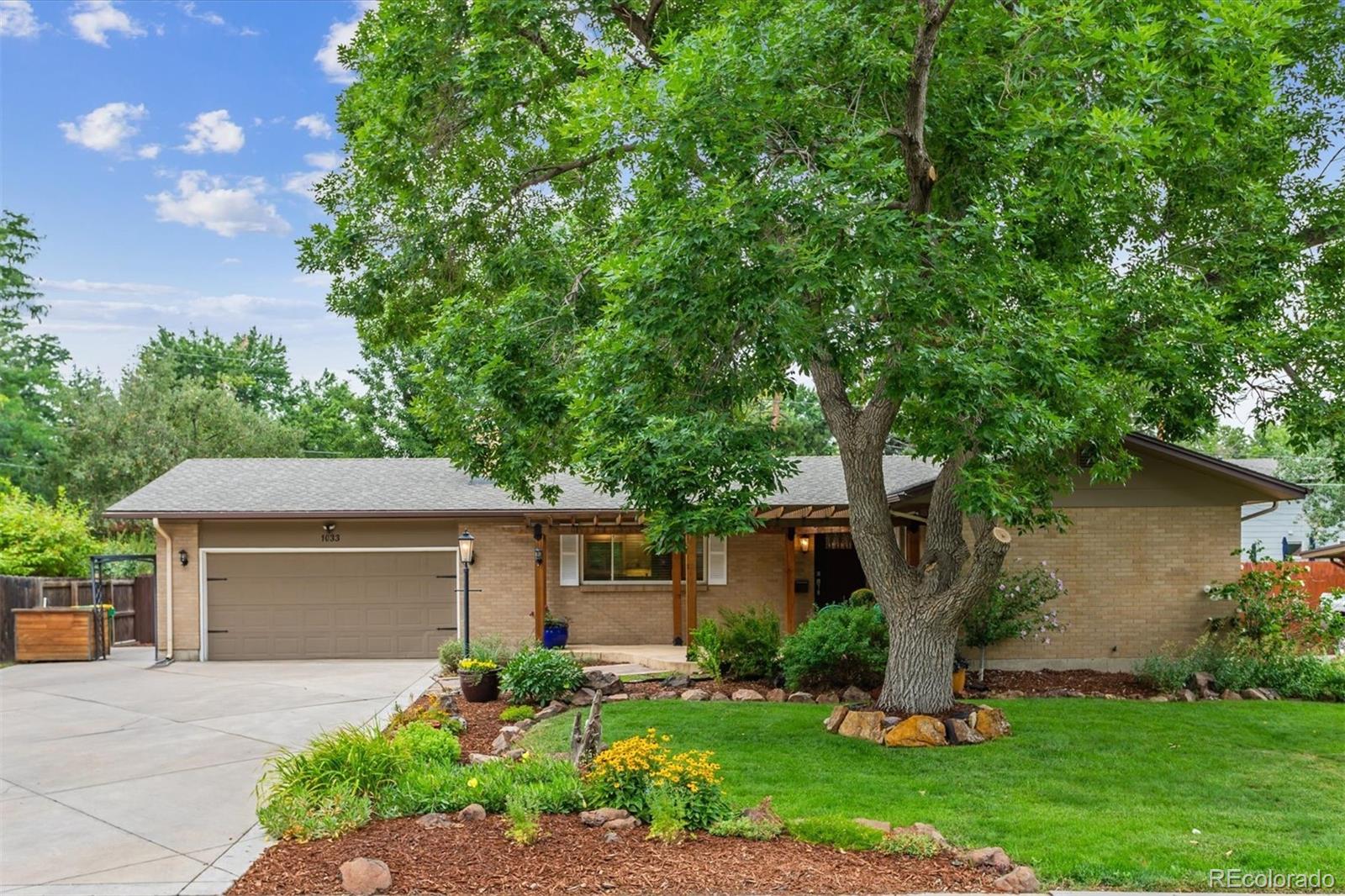 1033 S Iris Street Lakewood CO 80226