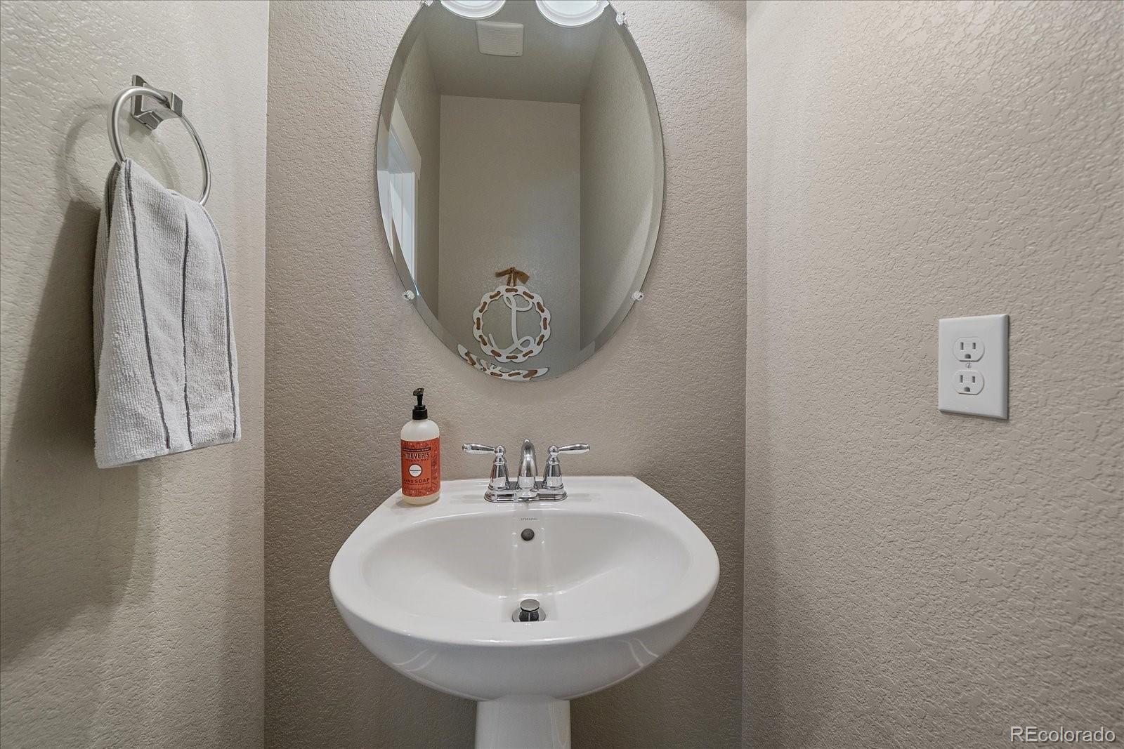 8758 E 54th Place Denver CO 80238