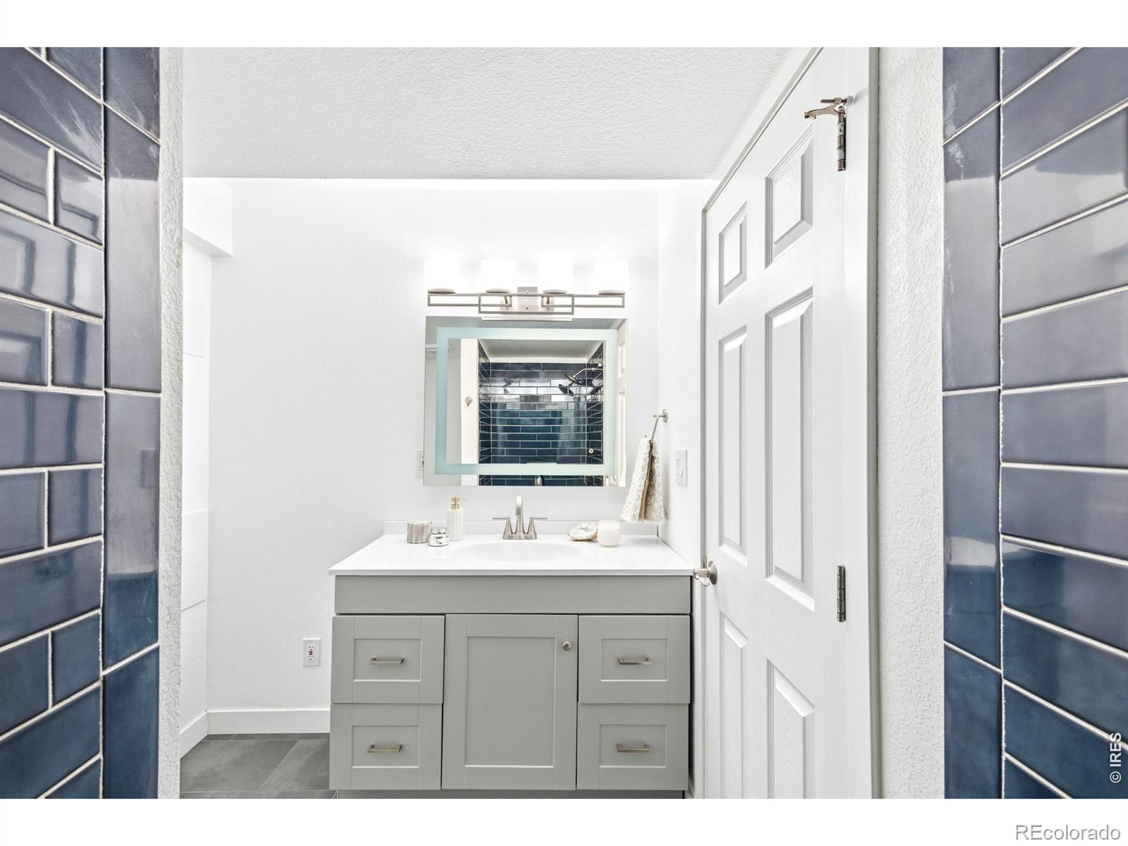 2827 S Fox Street Englewood CO 80110