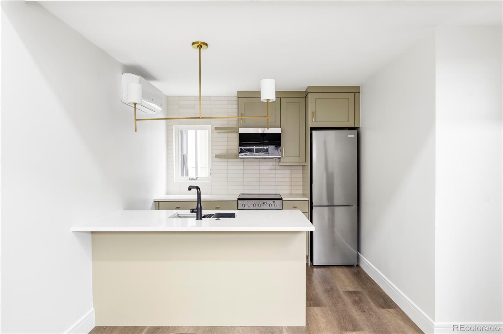 1059 S York Street Denver CO 80209