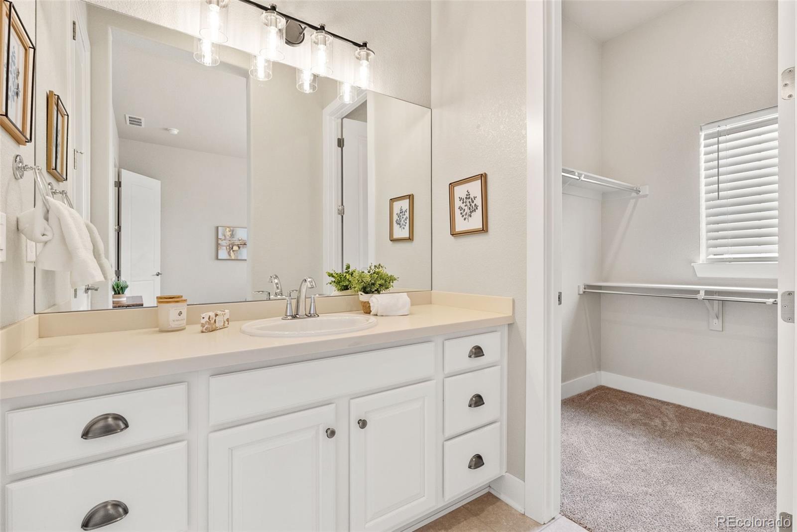 27620 E Lakeview Drive Aurora CO 80016