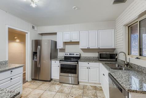 929 Quentin Street Aurora CO 80011