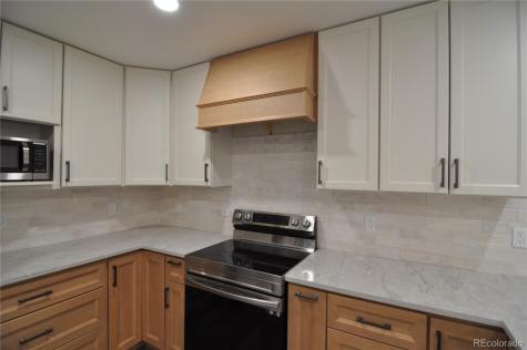 995 Oakwood Drive Castle Rock CO 80104