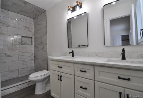 995 Oakwood Drive Castle Rock CO 80104