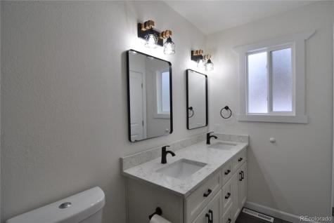 995 Oakwood Drive Castle Rock CO 80104