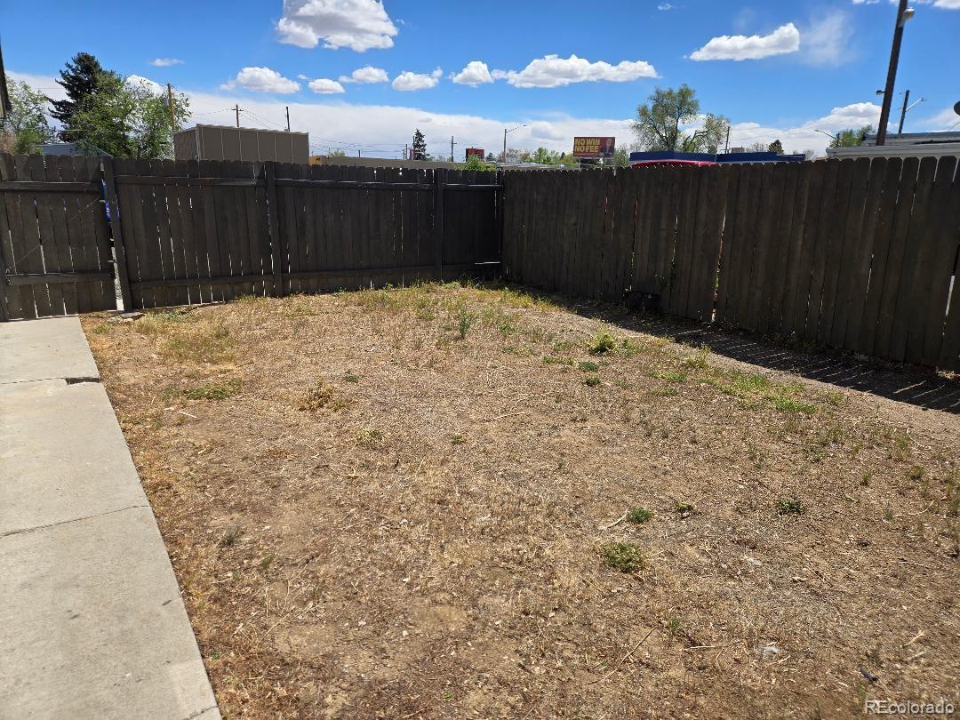 1525 Roslyn Street Denver CO 80220