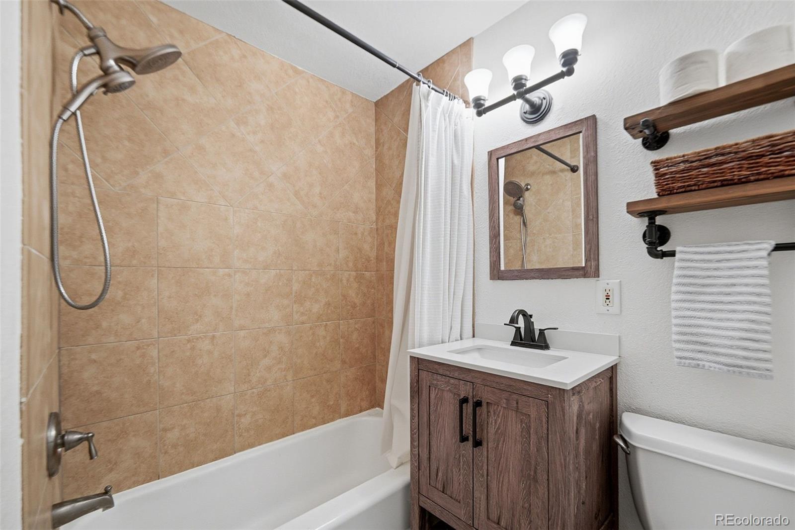 6034 S Steele Street Centennial CO 80121