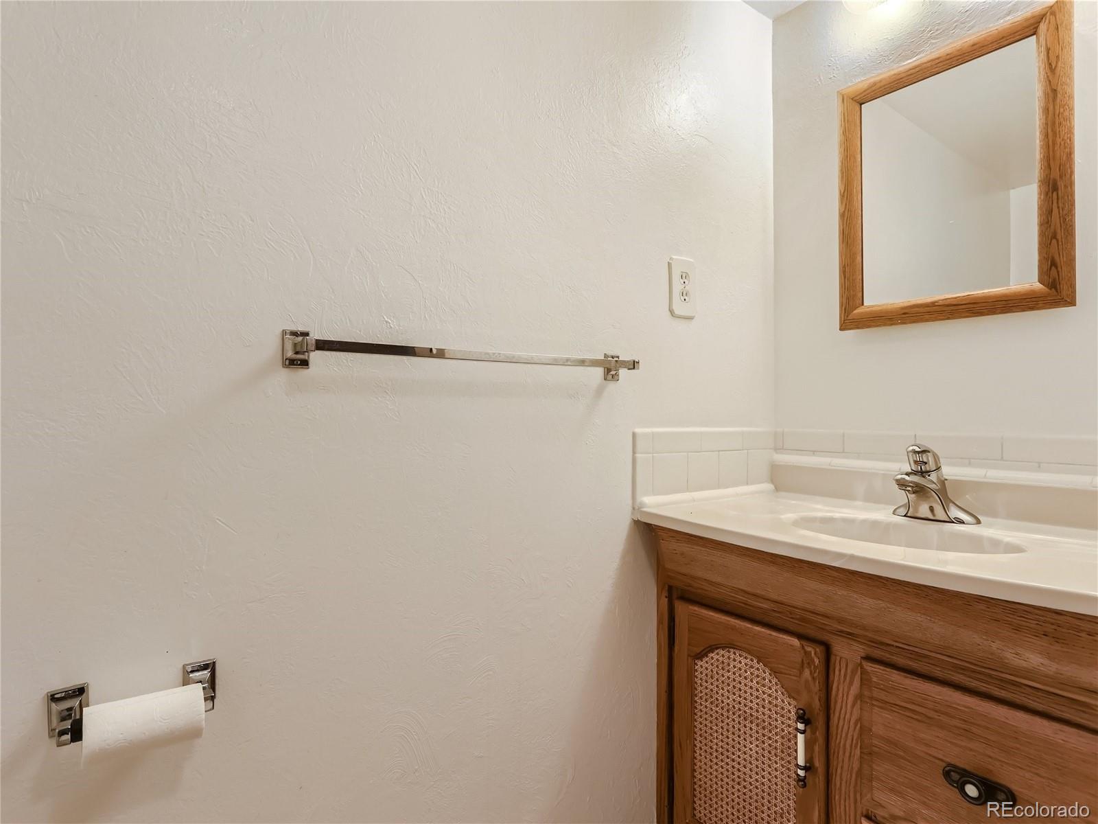 3244 S Newton Street Denver CO 80236