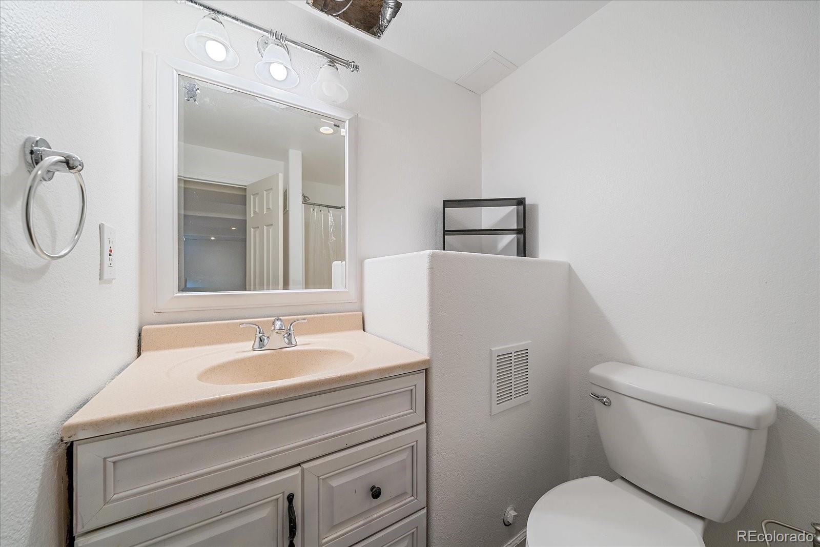 8703 Redwing Avenue Littleton CO 80126