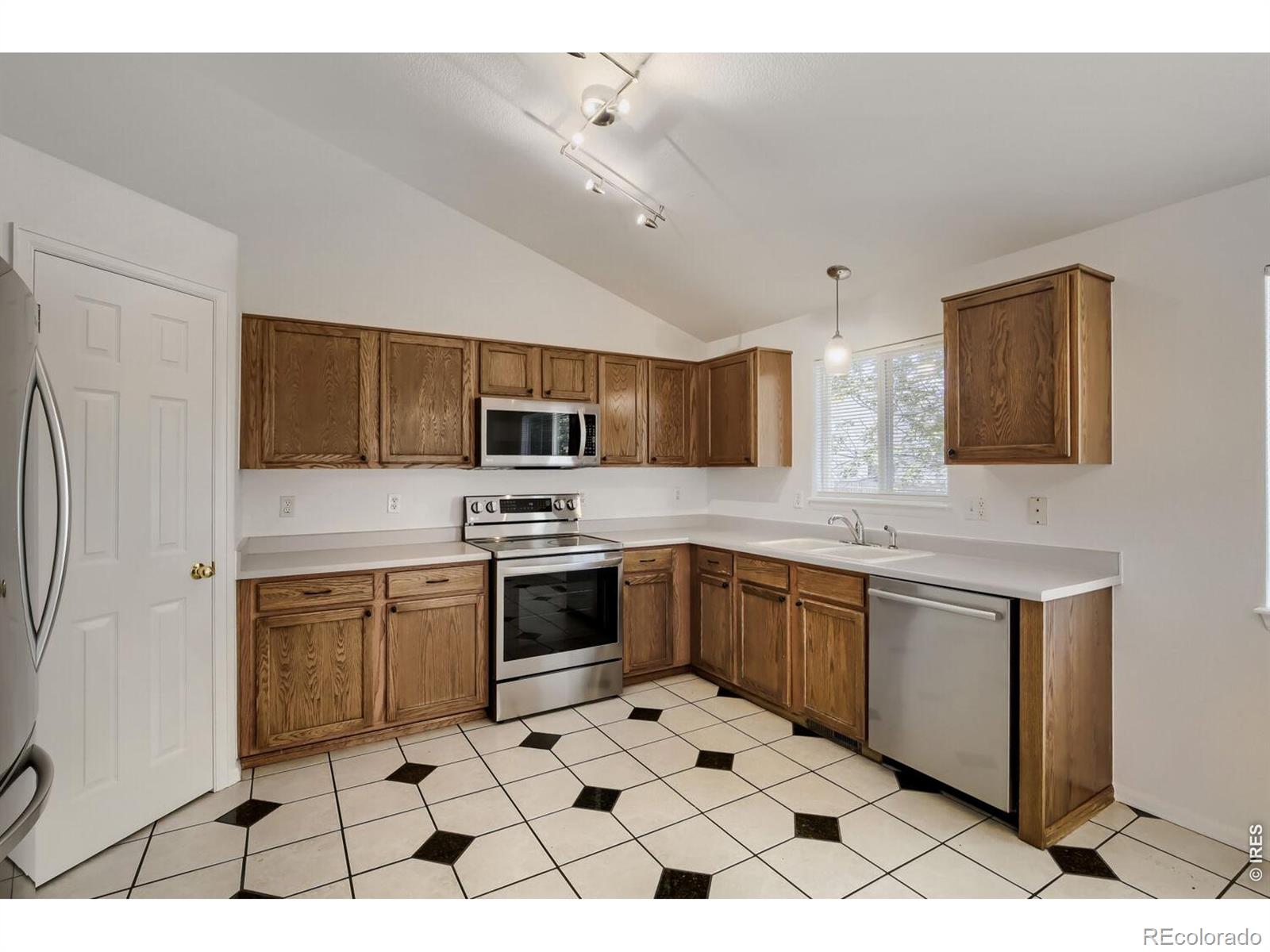 1633 Deerwood Drive Longmont CO 80504