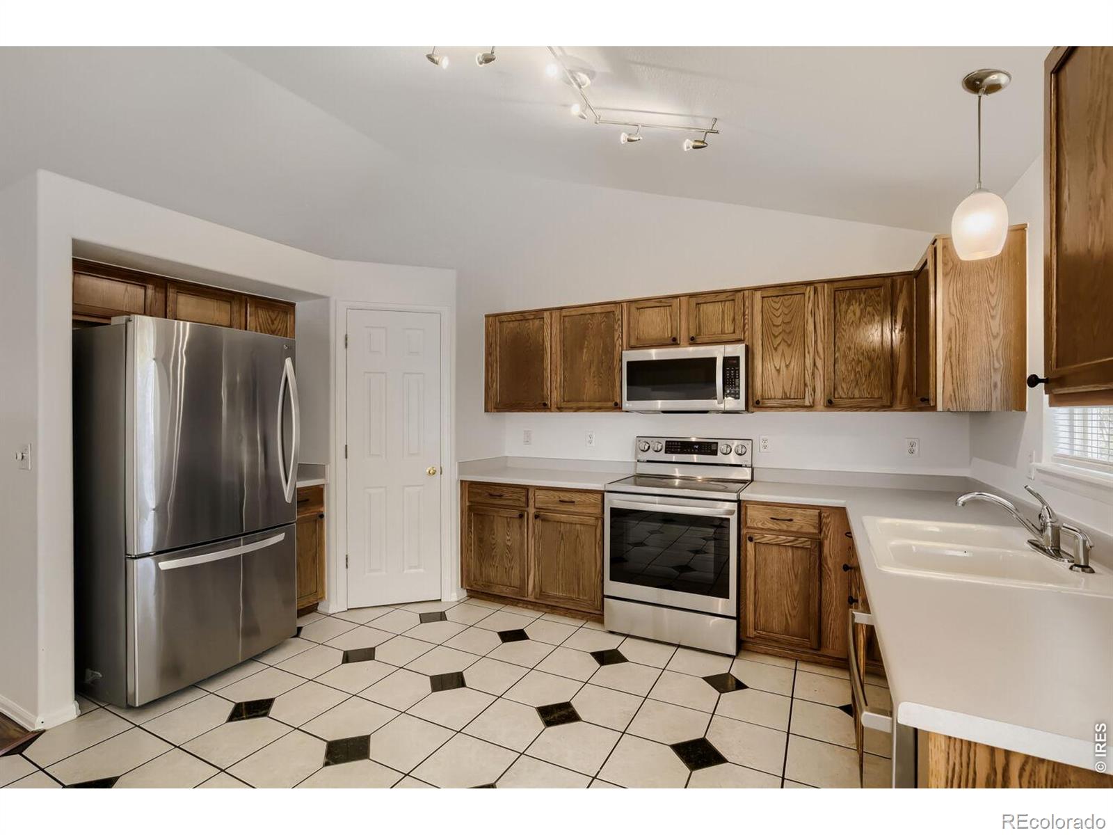 1633 Deerwood Drive Longmont CO 80504