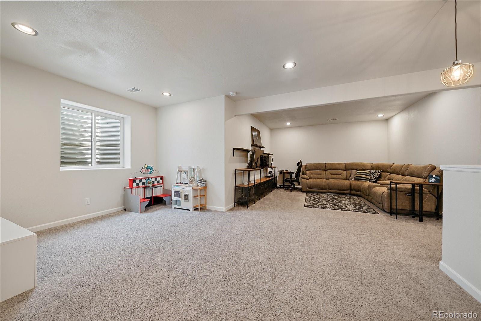 5607 En Joie Place Elizabeth CO 80107