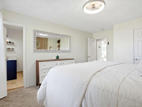 5452 S Valdai Way Aurora CO 80015
