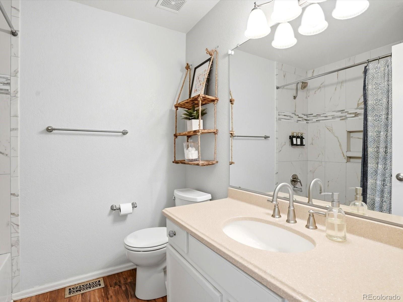 5452 S Valdai Way Aurora CO 80015