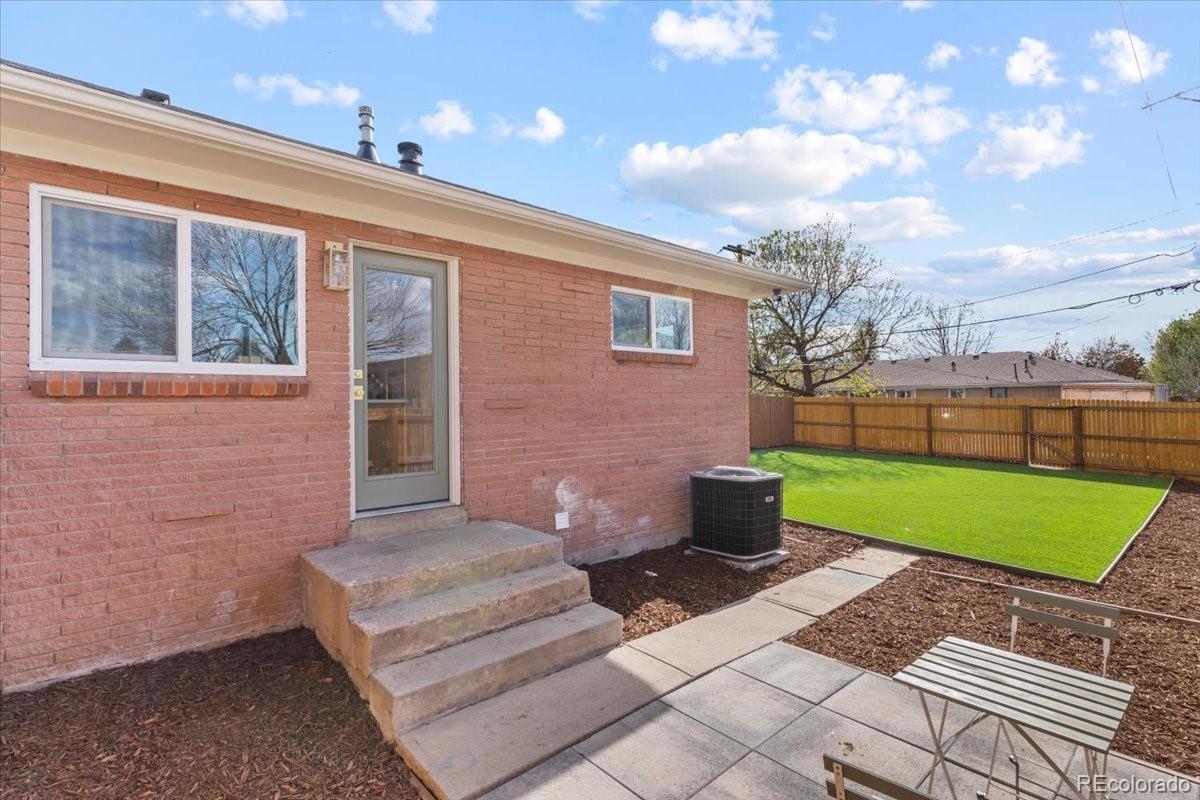 3387 N Kearney Street Denver CO 80207