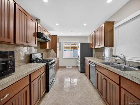 950 Jamaica Street Aurora CO 80010