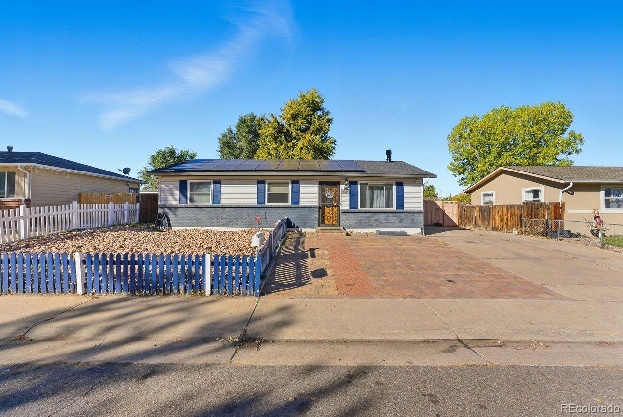 5563 Blackhawk Way Denver CO 80239