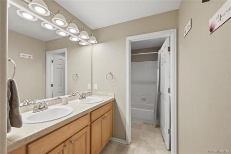 23918 E Alamo Place Aurora CO 80016