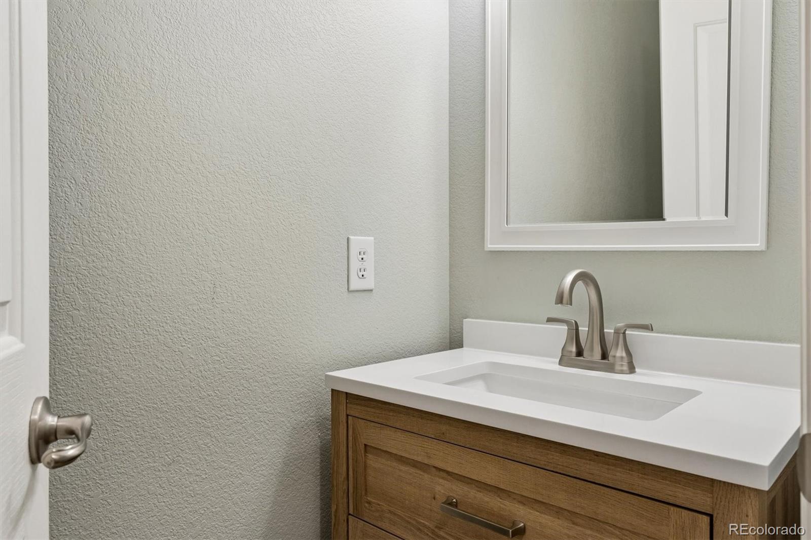 7004 S Fultondale Circle Aurora CO 80016