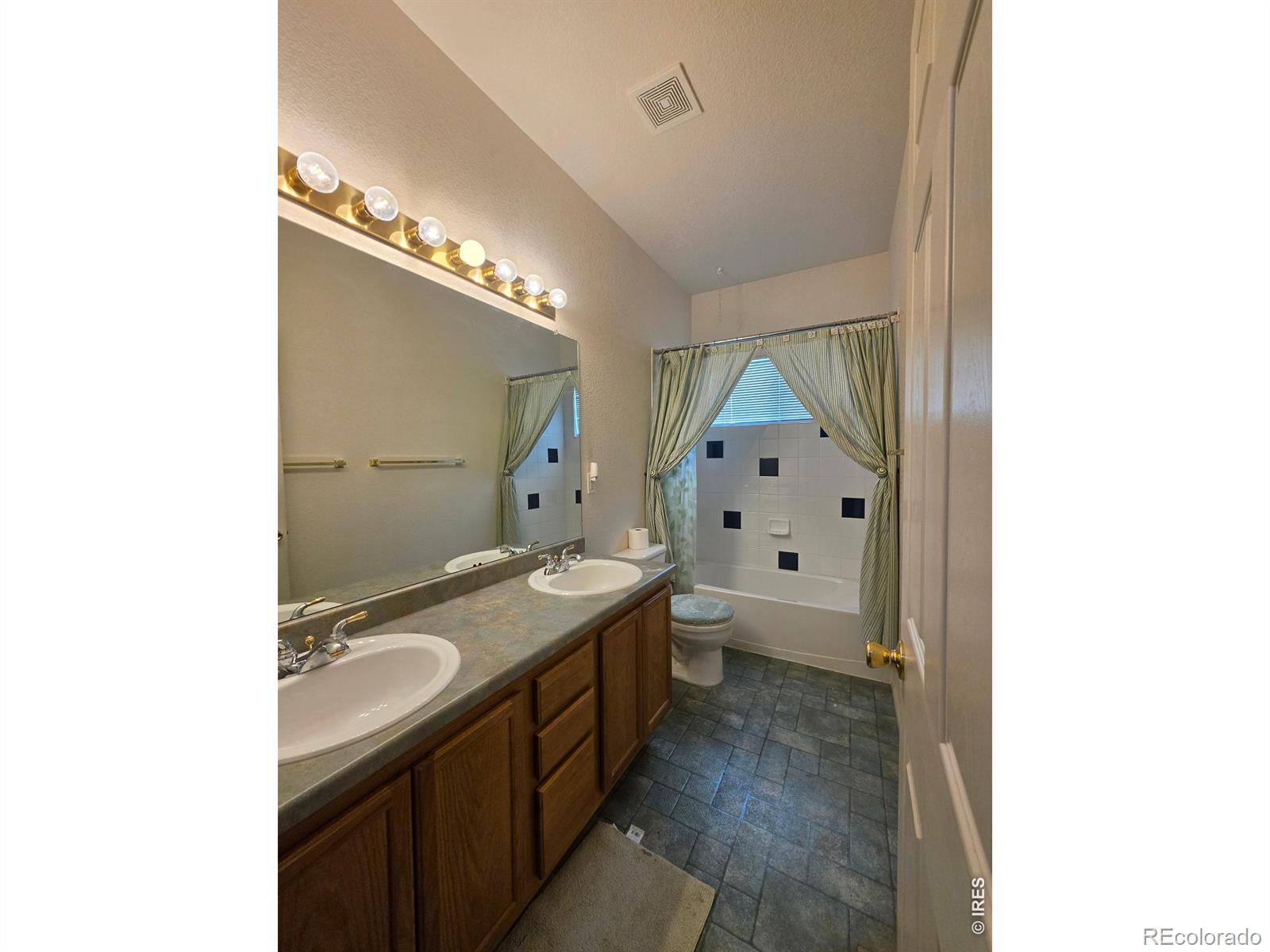 2501 E 145th Avenue Thornton CO 80602