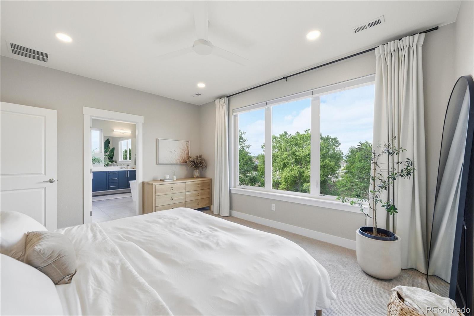 5859 Zuni Court Denver CO 80221